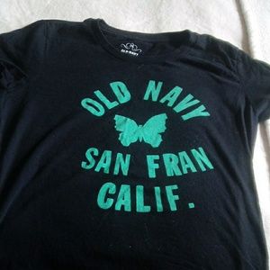 Woman's Old Navy tee